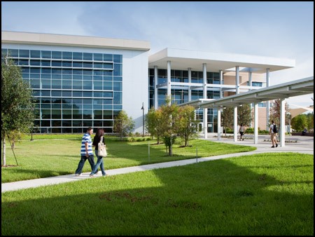 Gov. Crist Visits New UCF Facility on Valencia’s Campus