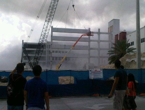 Sfl Parking Garage Collapse Doral 20121010 002 Knightnews Com