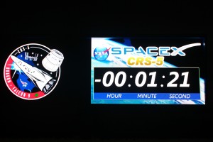 The countdown holds at -1:21, after an actuator issue, aborting Tuesday morning's SpaceX launch. Photo by Nick Russett.