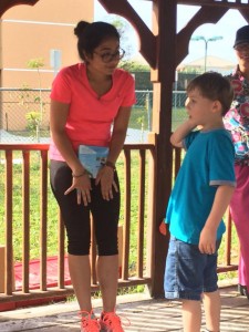 Nadeska Concha prepares with EE3 Student for “reading time.”