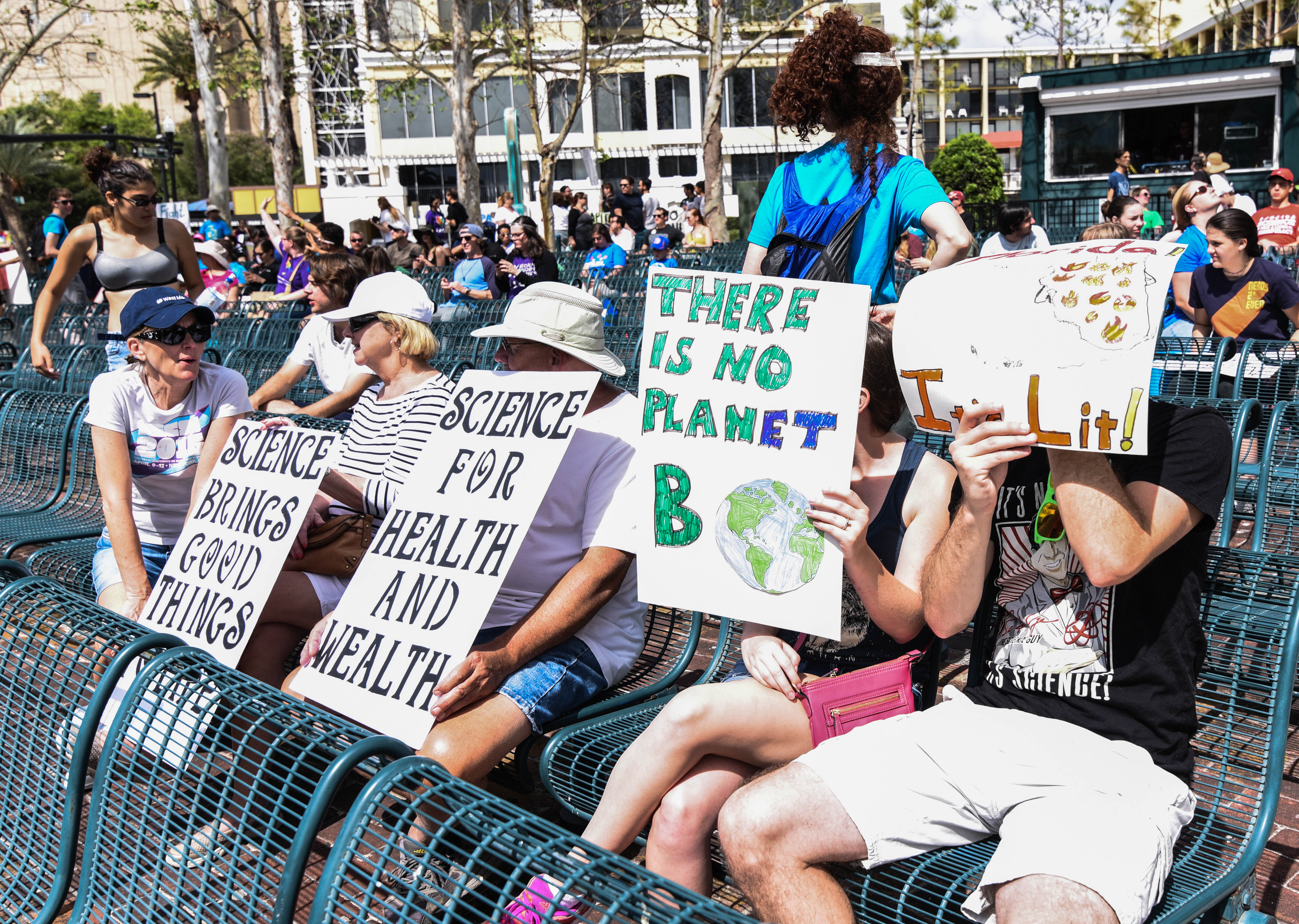Orlando marches for science on Earth Day —